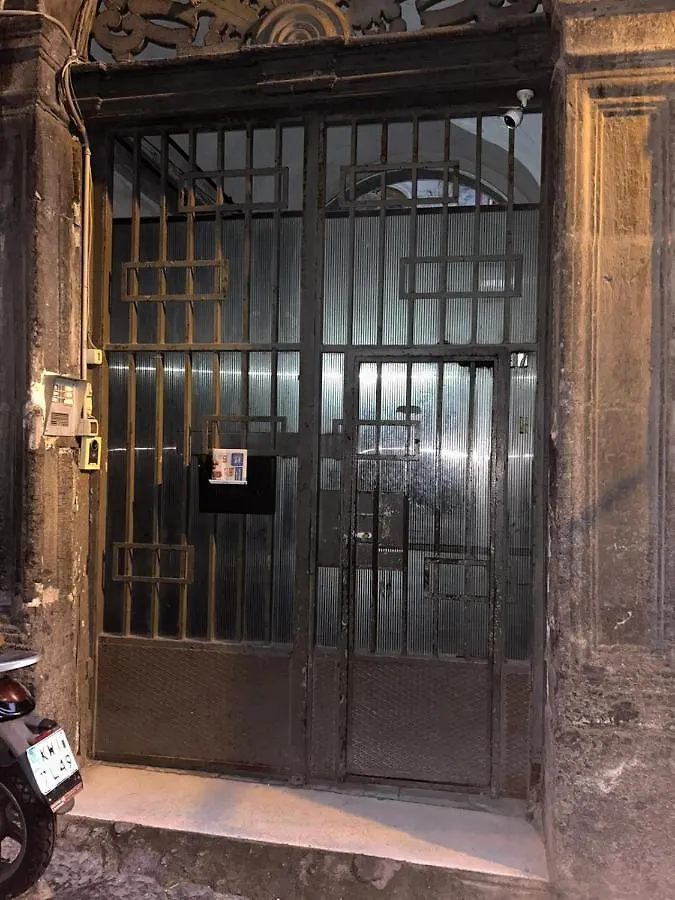 B&B Raffaele Napoli 0*,  Italien